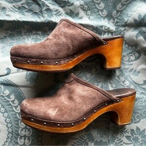UGG Brown Leather Mules with Wooden Heel shearling inner gently worn sz 8